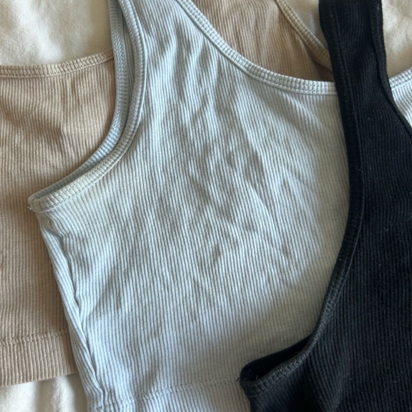 3 TANK TOPS package - Picture 2 of 3